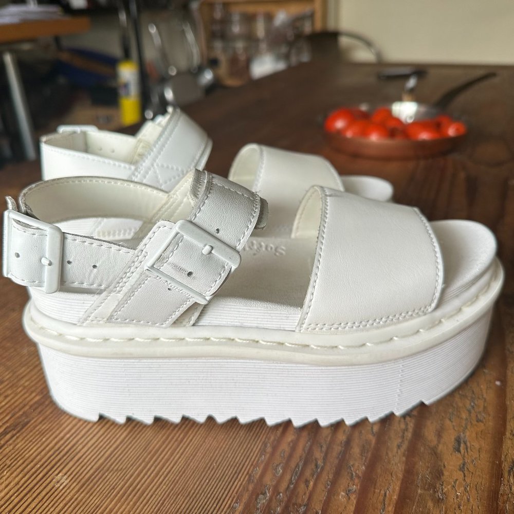 DOC MARTEN VOSS PISA LEATHER PLATFORM SANDALS